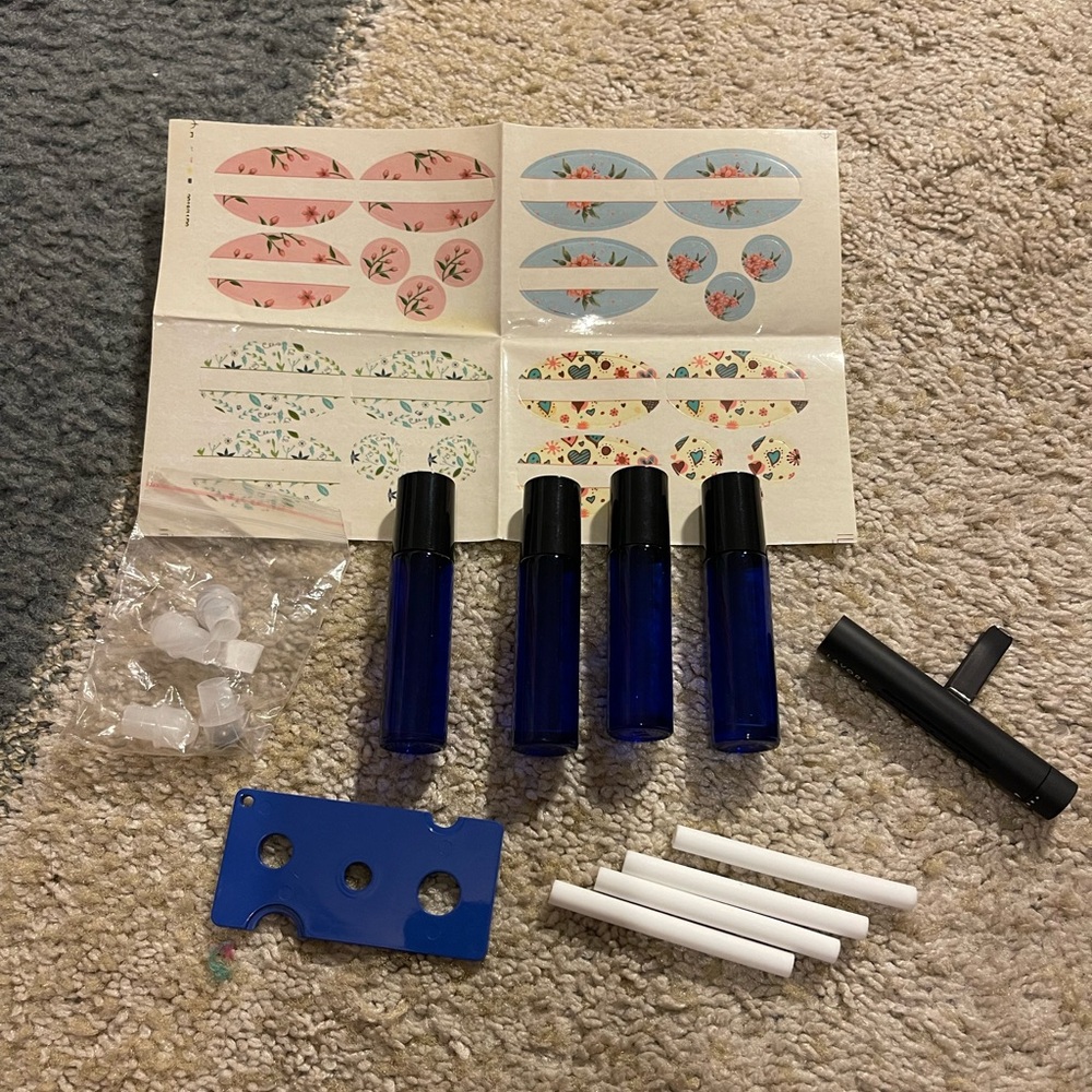 Essential oil roller bottles and vent clip